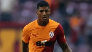 Patrick van Aanholt: Futbolu bırakmayı düşündüm