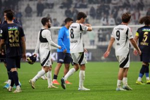 Beşiktaş, Kasımpaşa'ya evinde 3-1 mağlup oldu