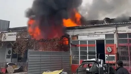 Tokat'ta sanayi sitesinde dükkan yangını çıktı