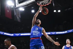 Anadolu Efes, Baskonia ile EuroLeague'de karşılaşıyor