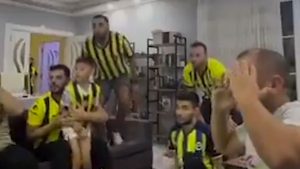 Fenerbahçe taraftarının sevinci sosyal medyada viral oldu