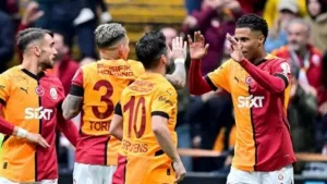 Galatasaray'da Ismail Jakobs 1 ay sahalardan uzak kalacak