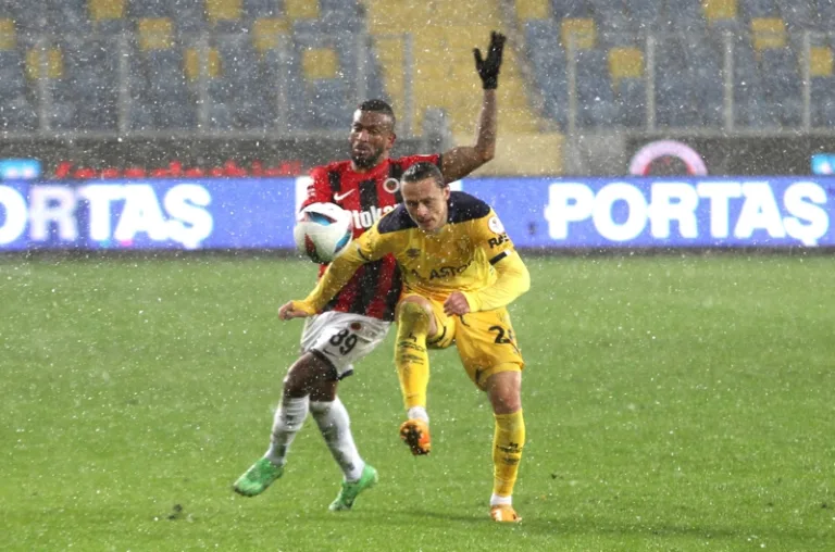 Gençlerbirliği, Ankara derbisinde Ankaragücü'nü yendi