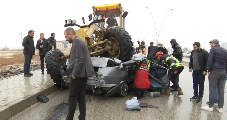 iş makinesinin altında kalarak hayatını kaybetti