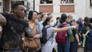 İspanya Kralı Valencia'da sel felaketi protesto edildi