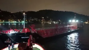 İstanbul Boğazı gemi trafiğine kapatıldı