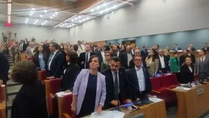 Eski AKP'li Meclis üyesine protesto