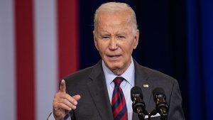 Biden, Trump'ı telefonla kutladı ve davet etti