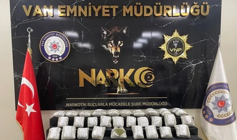 Van'da uyuşturucu operasyonunda 12 kilo esrar ele geçirildi