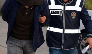 Adana'da polis, saldırı hazırlığındaki iki şüpheliyi yakaladı