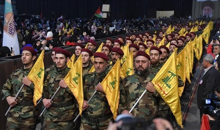 Hizbullah, İsrail'in askeri üssünü füzelerle hedef aldı