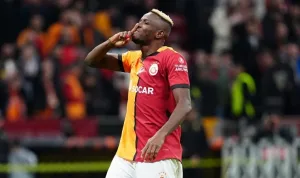 Victor Osimhen, Galatasaray taraftarını övdü