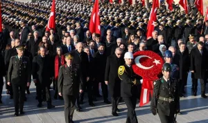 Anıtkabir'de 'Reis' sloganları yankılandı