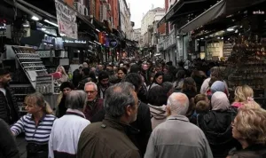 Mahmutpaşa'da yurttaşlar ekonomik krizi protesto ediyor