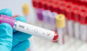 13 yaşındaki çocuğun AIDS'ten ölümü babayı konuşmaya zorladı