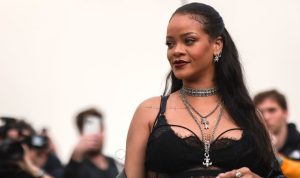 Rihanna seçim şakası yaparak dikkat çekti