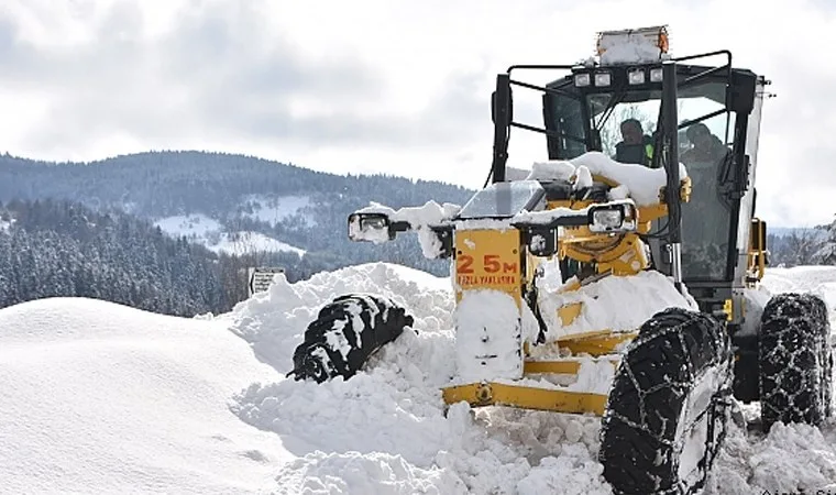 Sinop'ta mahsur kalan 8 kişi kurtarıldı