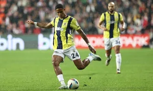 Fenerbahçe Oosterwolde için 20 milyon Euro'luk teklif bekliyor