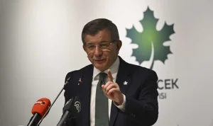 Ahmet Davutoğlu teğmenlere disiplin cezasına destek veriyor