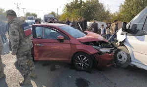 Diyarbakır'da taziye yolunda feci kaza: 13 yaralı