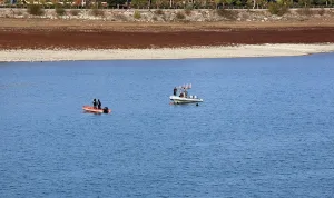 Adana'da deniz bisikletinden düşen Medine kayboldu