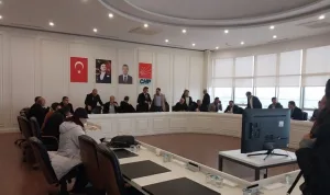 CHP'li meclis üyeleri 16 gün sonra belediye binasına girdi