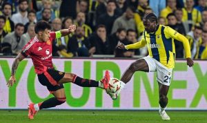 Osayi-Samuel Fenerbahçe'de 100. maçına çıkıyor