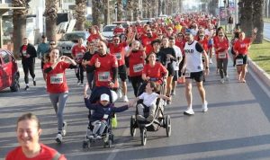 İzmir'de Ata'dan Ana'ya koşu etkinliği düzenlendi