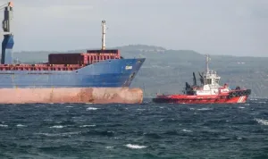 Çanakkale Boğazı gemi arızası nedeniyle geçişlere kapatıldı