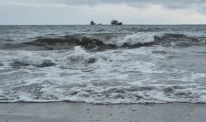 Marmara Denizi'nde Poyraz fırtınası ulaşımı aksatıyor