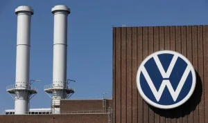 Volkswagen işçileri grev için müzakerelere başlıyor