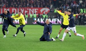 Cenk Tosun, Mourinho'ya uyarıda bulundu