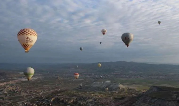 Kapadokya'da sıcak hava balonları rüzgar nedeniyle iptal edildi