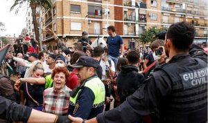 İspanya'da sel felaketi sonrası halk hükümeti protesto etti