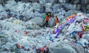 Türkiye plastik atık ithalatını artırıyor, çözüm ne olacak?