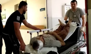 Kadınlar arasındaki kavgaya erkekler de karıştı: 1 yaralı