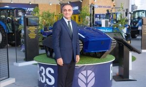 New Holland çevreci traktör ve otonom tarım robotunu tanıttı