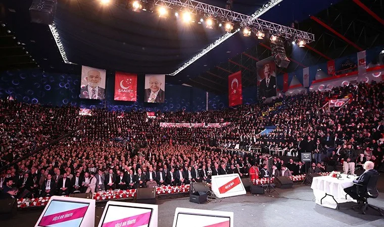 Saadet Partisi'nde Mahmut Arıkan genel başkan seçildi