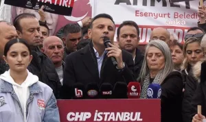 CHP Esenyurt'ta demokrasi nöbetine devam ediyor