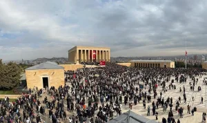 Anıtkabir'e 10 Kasım'da rekor ziyaretçi akını