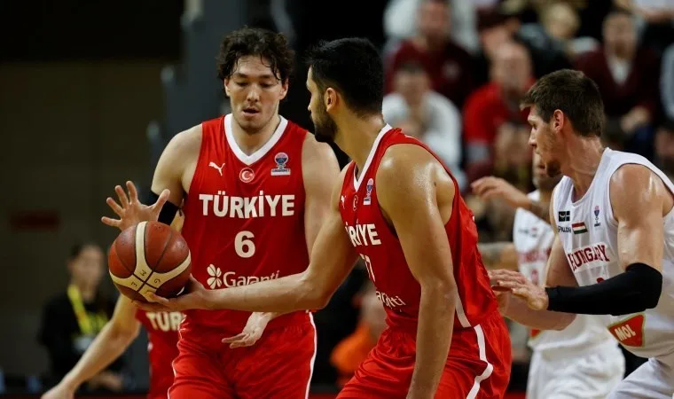 12 Dev Adam Macaristan'ı yendi, EuroBasket biletini kaptı