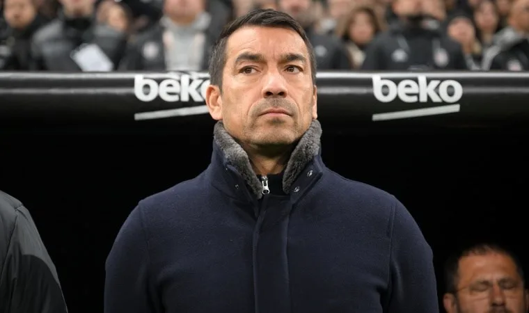 Beşiktaş'ta van Bronckhorst şampiyonluk için mücadele edecek