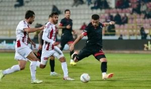 Boluspor, Ümraniyespor'u 3-0 mağlup etti