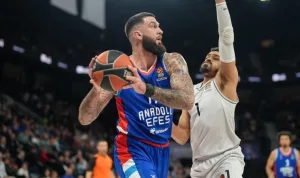 Anadolu Efes, Paris Basket'e yenildi