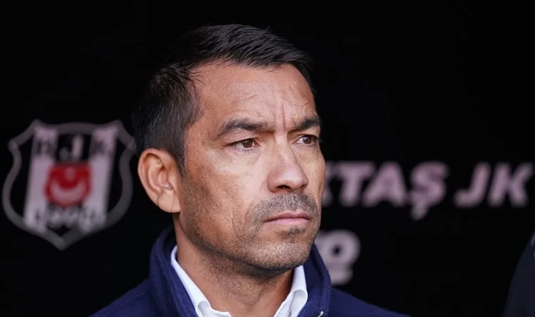 Beşiktaş yönetimi Bronckhorst'u sorguluyor