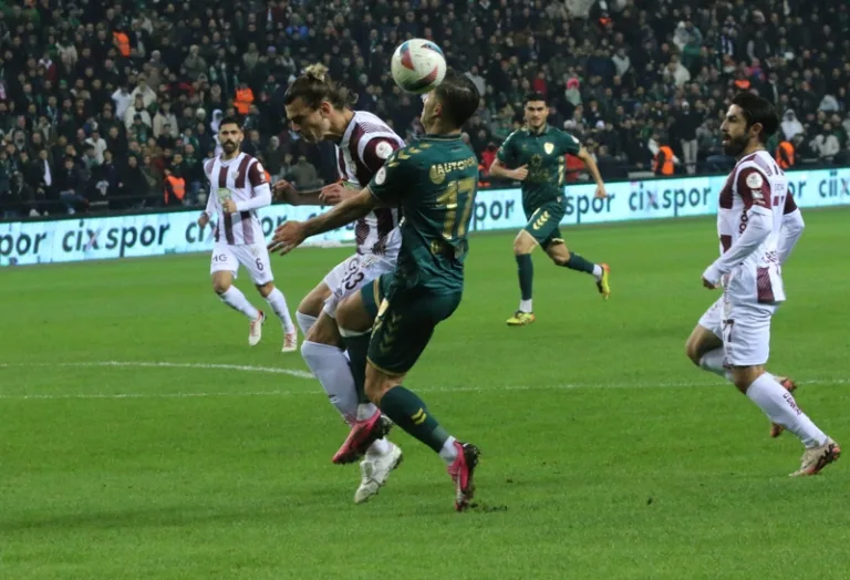 Kocaelispor son dakikada zirveye tutundu