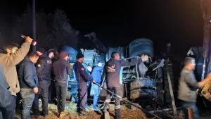 Malatya'da polis ekibine tır çarptı, bir şehit