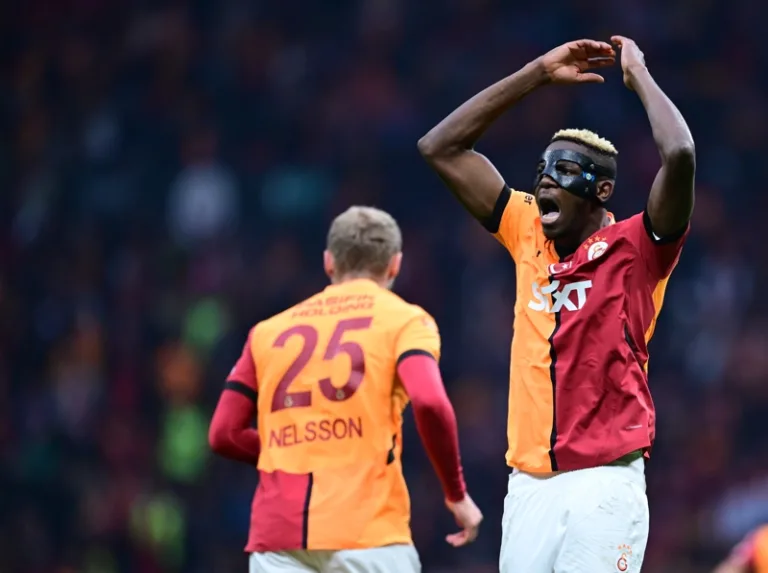 Osimhen Galatasaray'da kalabilir mi?