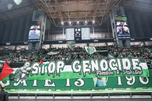 Panathinaikos taraftarları Filistin için destek mesajı verdi