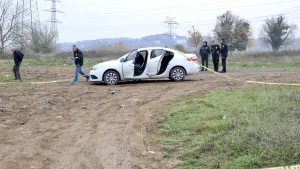 Sakarya'da boş arazide başından vurulmuş ceset bulundu